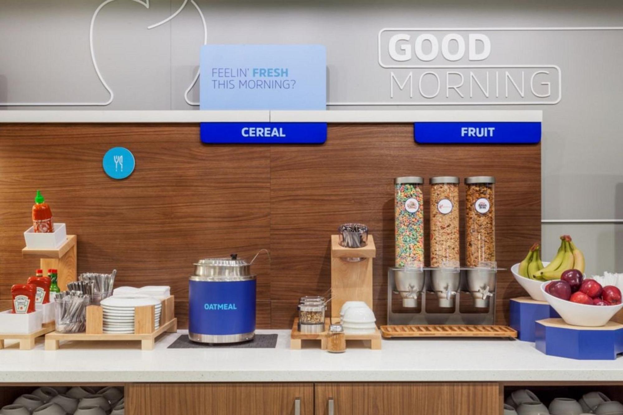 Holiday Inn Express & Suites Haltom City - Ft. Worth By Ihg Exteriör bild